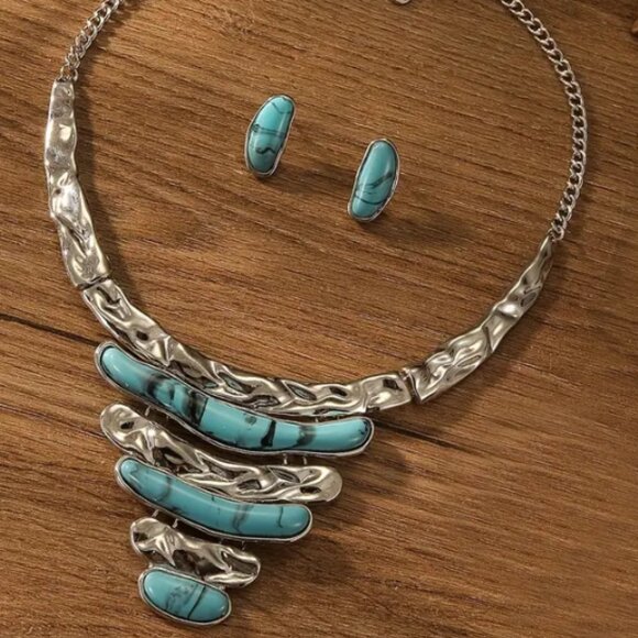 Boho Style Silver Electro-Plated Simulated Turquoise Necklace & Earrings Set - Picture 2 of 3